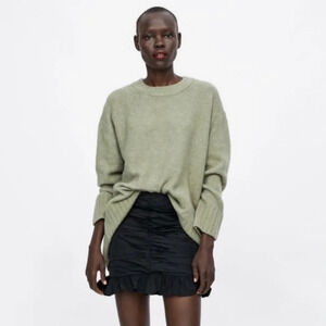 Zara • Knit Oversized Sweater
